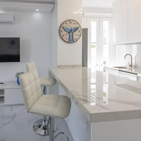 Blukai And Pool With Private Parking * Marbella