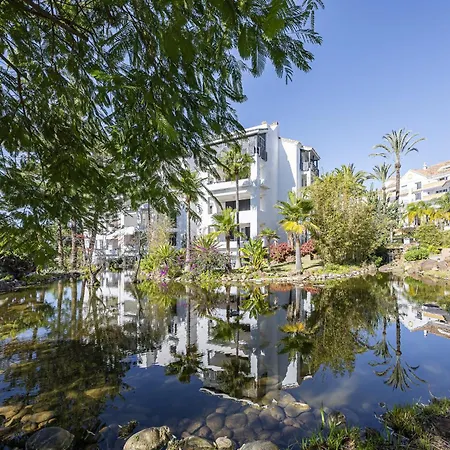 Blukai And Pool With Private Parking Apartment
