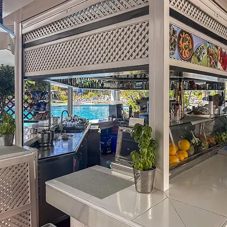 Blukai And Pool With Private Parking Apartment