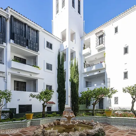 Blukai And Pool With Private Parking Apartment Marbella