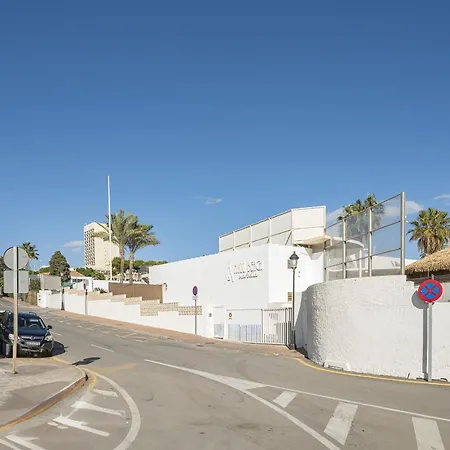 Blukai And Pool With Private Parking Apartment *
