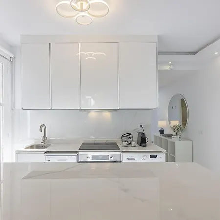Blukai And Pool With Private Parking Apartment *