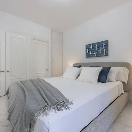 Blukai And Pool With Private Parking Apartment *